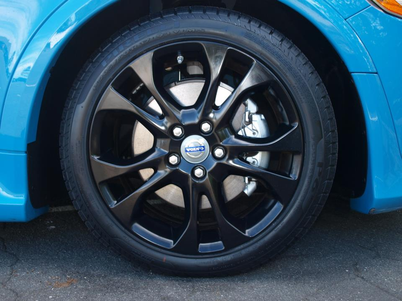 Illustration for article titled Volvo C30 Polestar Limited Edition Gallery